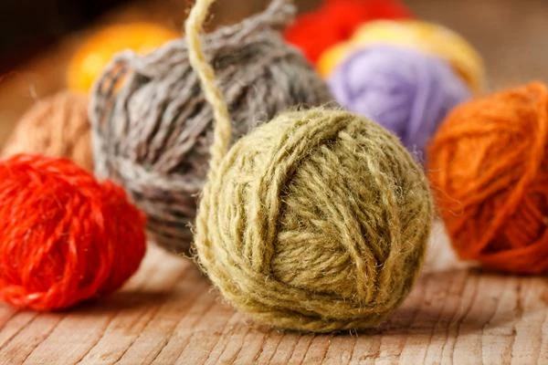 Hong Kong Sees 3% Decrease in Woolen Yarn Price, Averaging $44.6 per kg