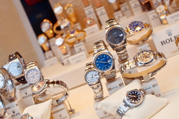 Exploring the Top Import Markets for Luxury Timepieces