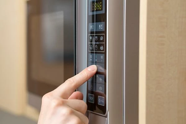 Microwave Oven Price in America Drops 7% to $85 per Unit After Peaking in July